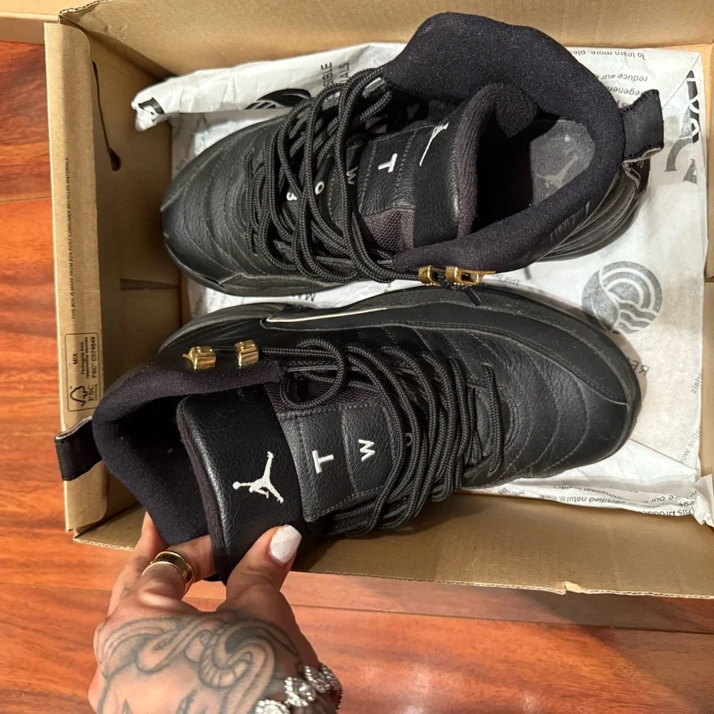 Jordan Black and Gold Sneakers - Picture 2 of 4